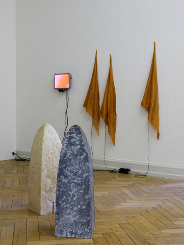 Video- und Audioinstallation 'die Luft wir immer dünner' von maboart in der Kunsthalle Palazzo, Liestal