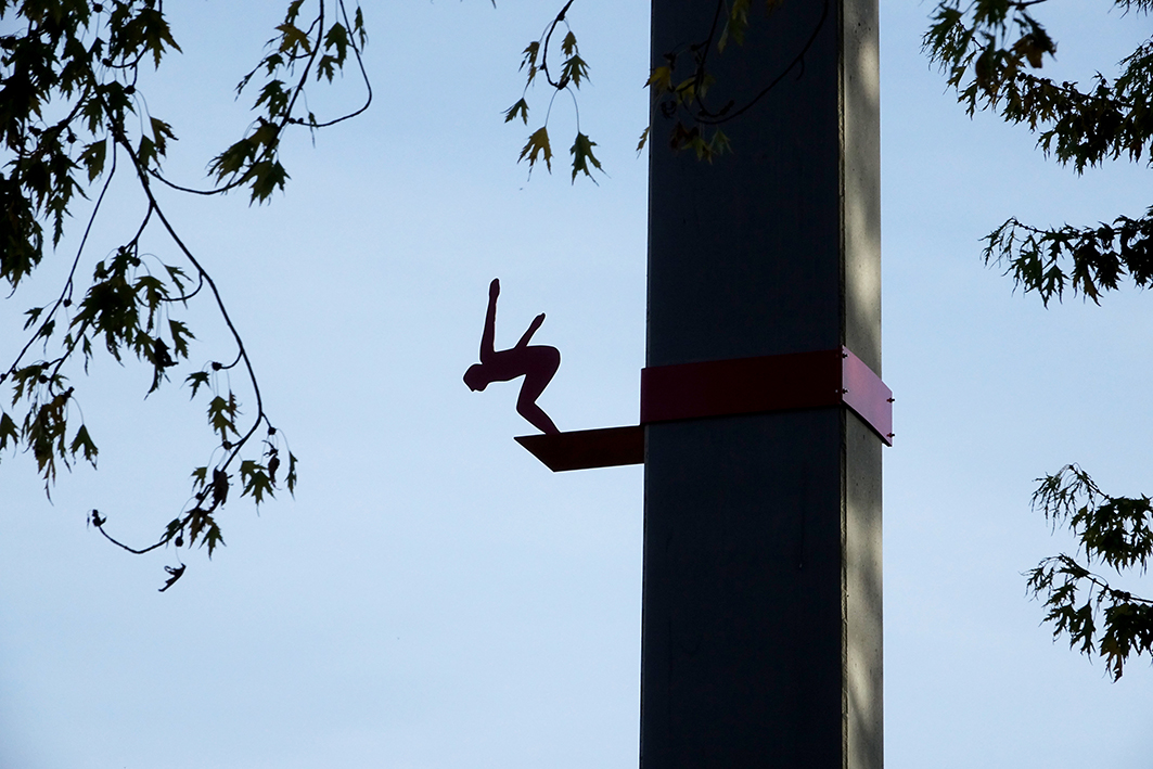 "Der Turmspringer" im Gartenbad Eglisee Basel.
Installation von maboart | ursula bohren & claudio magoni im Rahmen der Ausstellung Jetzt Kunst Nr.13
Ein Kulturprojekt der Fondation Jetzt Kunst vom 29. Oktober 2022 bis 26. Februar 2023