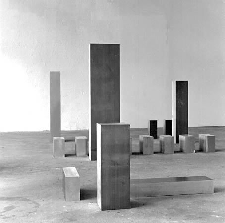 City-Blocks 1997 Installation von Claudio Magoni in der Galerie Werkstatt, Reinach BL