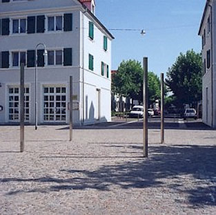 Licht Lusf Raum 1999. Kunst im öffentlichen Raum von maboart, Marktplatz Leopoldshöhe, D-Weil am Rhein